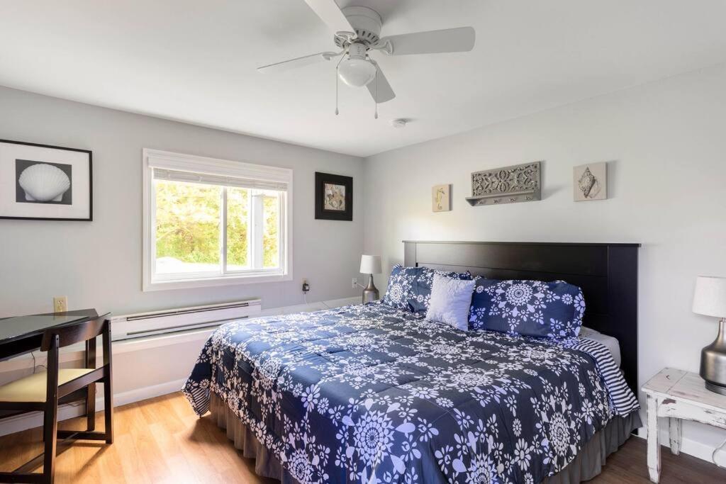 Vila Unique Retreat With Private Patio, 4 King Beds And Bbq Groton Exteriér fotografie